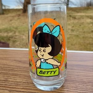 1986 Pizza Hut Collectible Glass Tumbler The Flintstones Kids Collection Betty